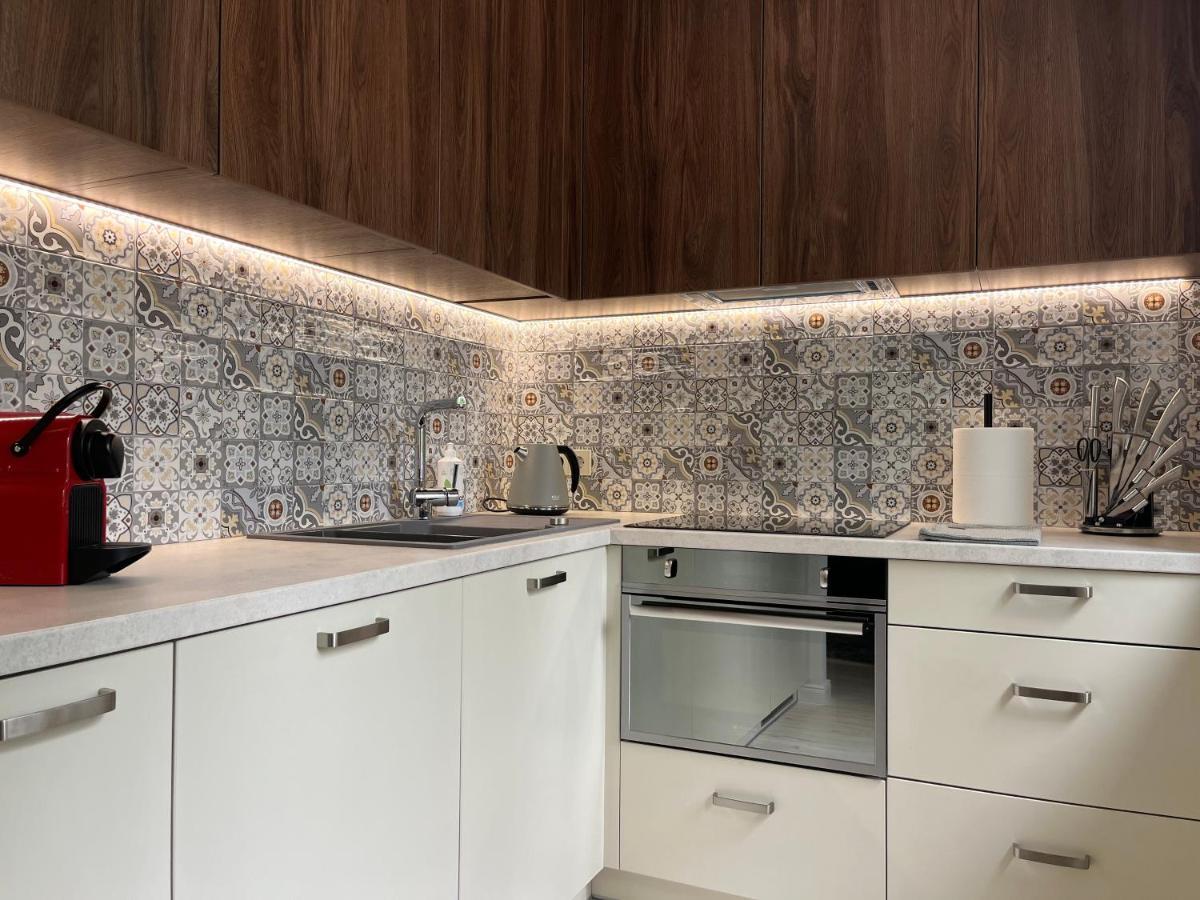 Luxuria Modern Apartments - Self Check-In Šiauliai المظهر الخارجي الصورة