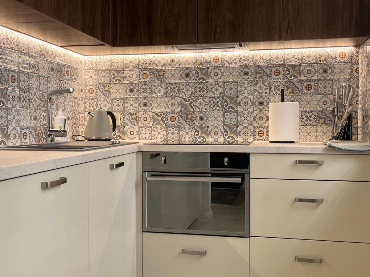 Luxuria Modern Apartments - Self Check-In Šiauliai المظهر الخارجي الصورة