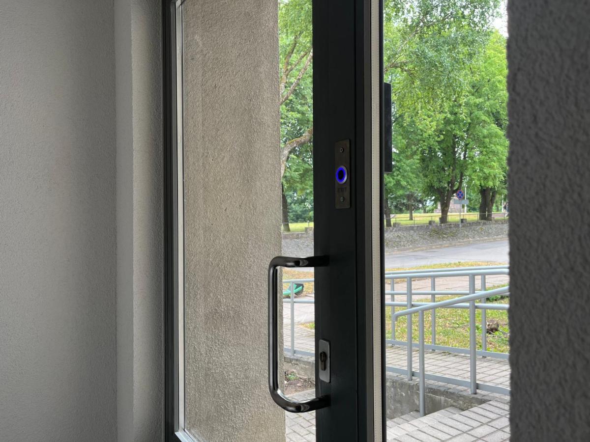Luxuria Modern Apartments - Self Check-In Šiauliai المظهر الخارجي الصورة