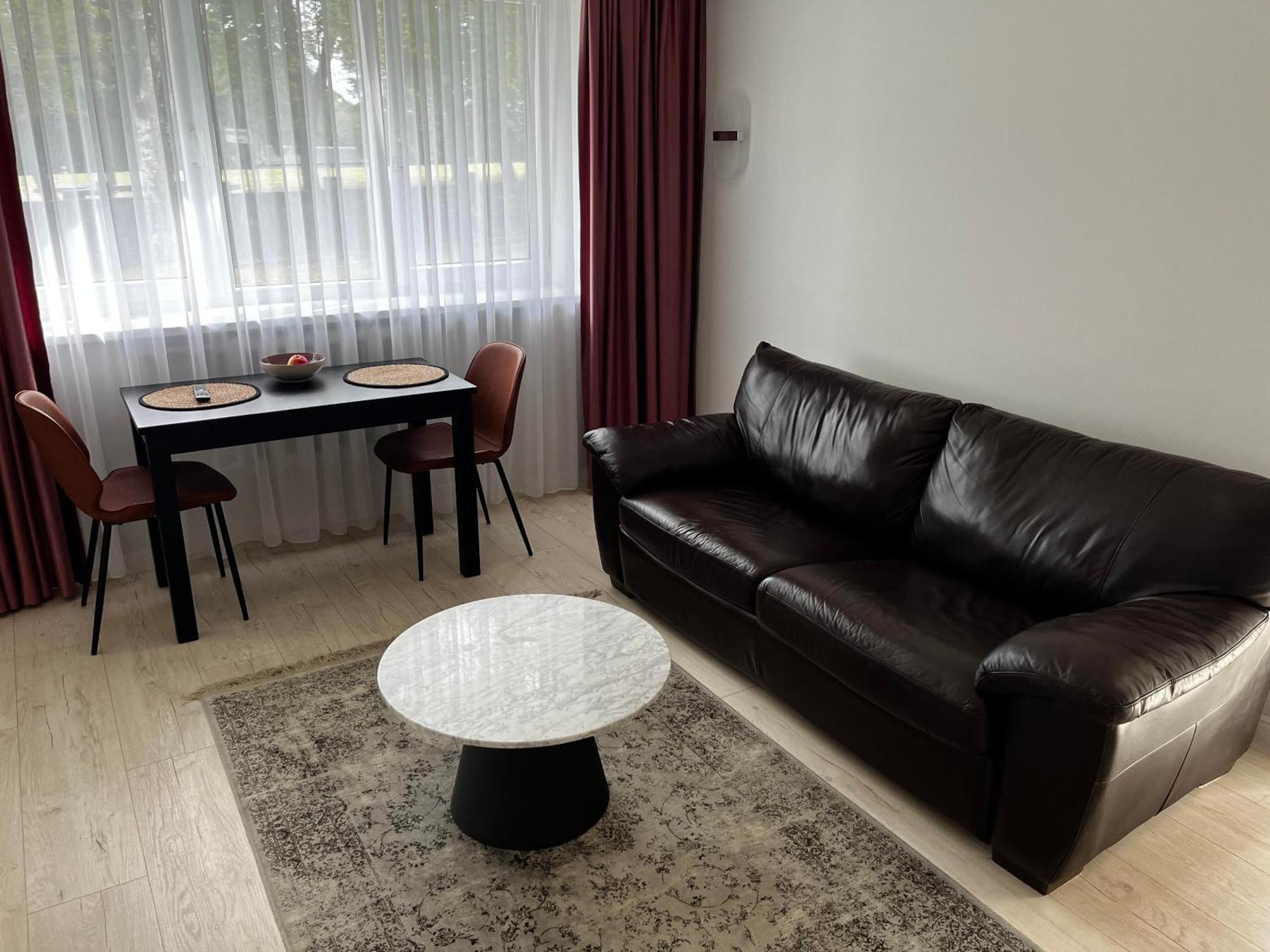 Luxuria Modern Apartments - Self Check-In Šiauliai المظهر الخارجي الصورة