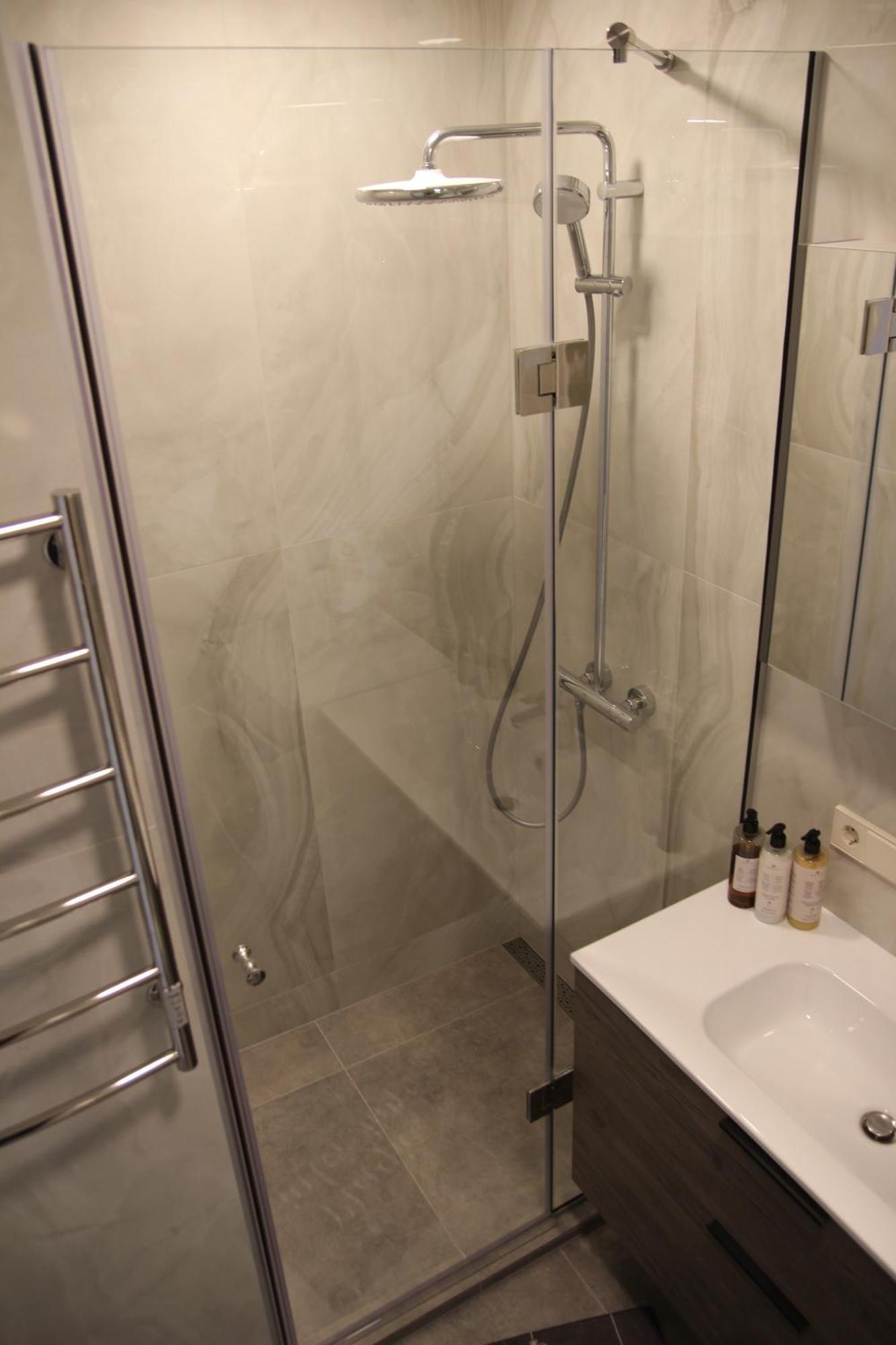 Luxuria Modern Apartments - Self Check-In Šiauliai المظهر الخارجي الصورة
